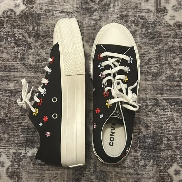 Converse sneakers - Picture 2 of 6